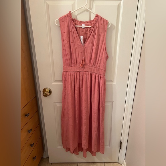 Old Navy Tie Neck, waist defined,  MIDI Dress 
Size Large Tall - Picture 3 of 11